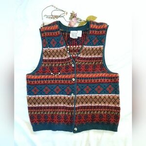 RUSS SPORT Colorful Knit Vest with Geometric Patterns